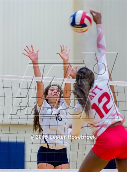 Thumbnail 3 in O'Connor vs. Taft photogallery.