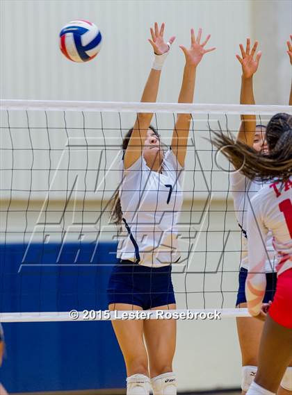Thumbnail 3 in O'Connor vs. Taft photogallery.