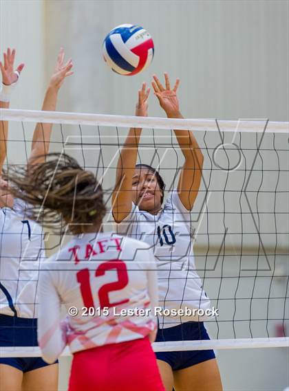 Thumbnail 1 in O'Connor vs. Taft photogallery.