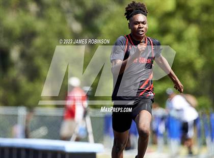 Thumbnail 1 in Sandra Cheeseborough Invitational (100 Meter) photogallery.