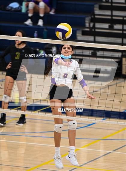 Thumbnail 3 in Monache vs Lemoore (Sunnyside Invitational) photogallery.