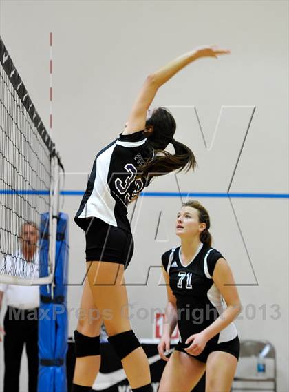 Thumbnail 1 in Northwest Christian vs. Valencia (Nike Tournament of Champions) photogallery.