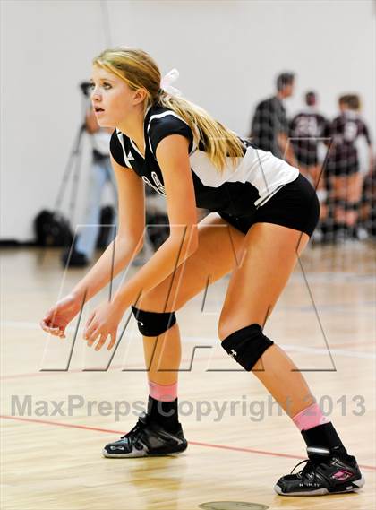 Thumbnail 1 in Northwest Christian vs. Valencia (Nike Tournament of Champions) photogallery.