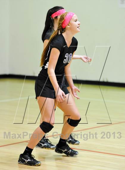 Thumbnail 2 in Northwest Christian vs. Valencia (Nike Tournament of Champions) photogallery.