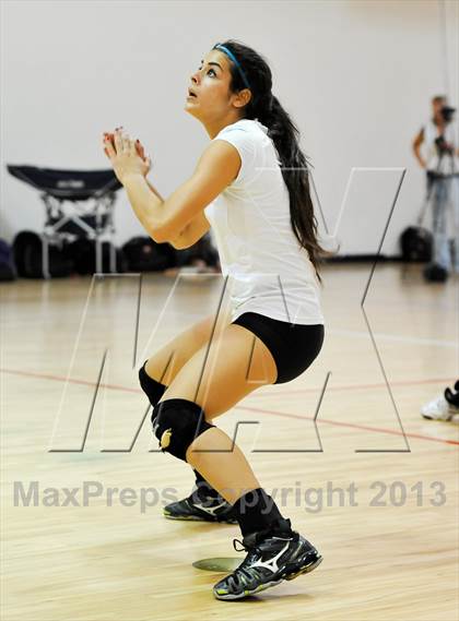 Thumbnail 1 in Northwest Christian vs. Valencia (Nike Tournament of Champions) photogallery.