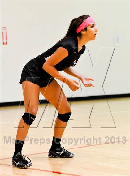Thumbnail 1 in Northwest Christian vs. Valencia (Nike Tournament of Champions) photogallery.