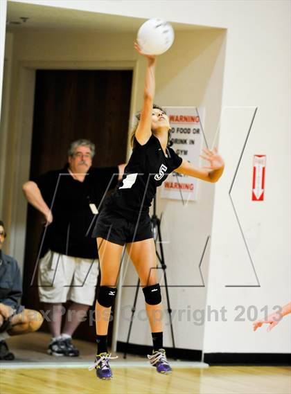 Thumbnail 1 in Northwest Christian vs. Valencia (Nike Tournament of Champions) photogallery.