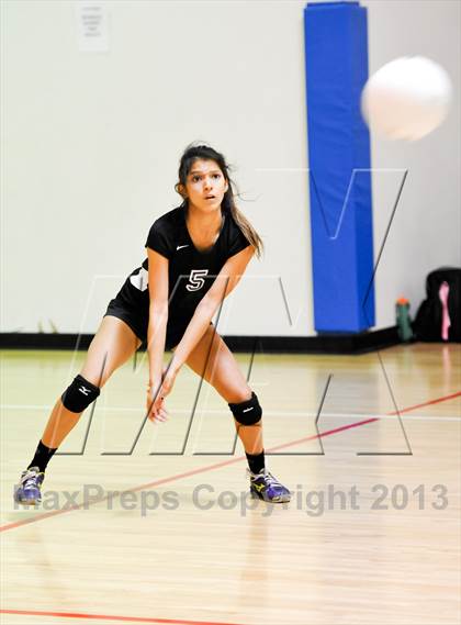 Thumbnail 1 in Northwest Christian vs. Valencia (Nike Tournament of Champions) photogallery.