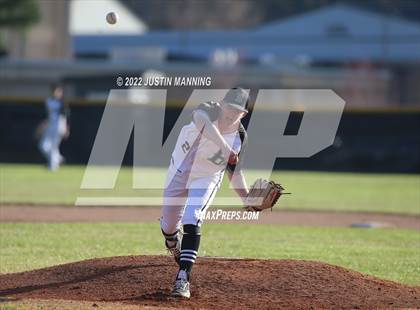 Thumbnail 2 in Fountain Lake @ Bauxite photogallery.