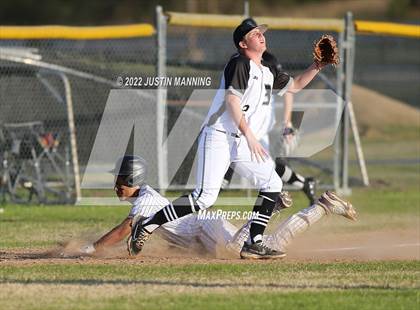 Thumbnail 1 in Fountain Lake @ Bauxite photogallery.