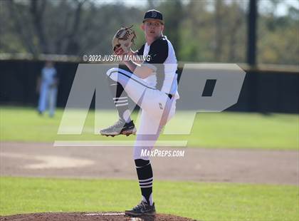 Thumbnail 1 in Fountain Lake @ Bauxite photogallery.