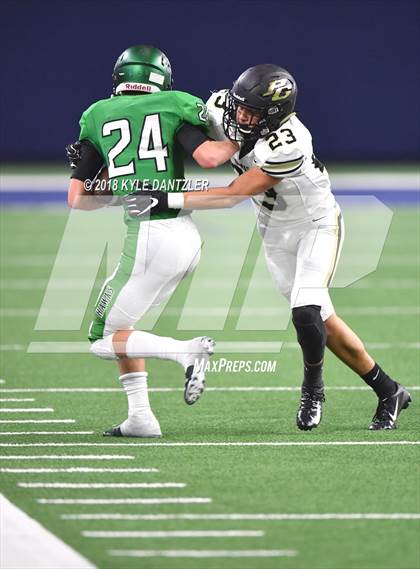 Thumbnail 1 in Iowa Park vs. Pleasant Grove (UIL 4A Division 2 Semifinal) photogallery.