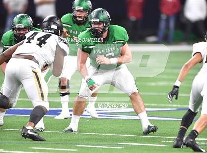 Thumbnail 3 in Iowa Park vs. Pleasant Grove (UIL 4A Division 2 Semifinal) photogallery.