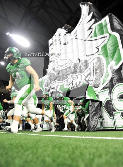 Thumbnail 3 in Iowa Park vs. Pleasant Grove (UIL 4A Division 2 Semifinal) photogallery.