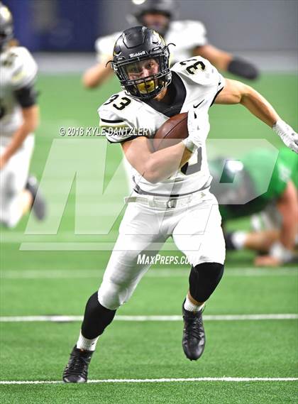 Thumbnail 1 in Iowa Park vs. Pleasant Grove (UIL 4A Division 2 Semifinal) photogallery.