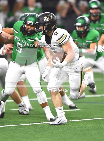 Thumbnail 3 in Iowa Park vs. Pleasant Grove (UIL 4A Division 2 Semifinal) photogallery.