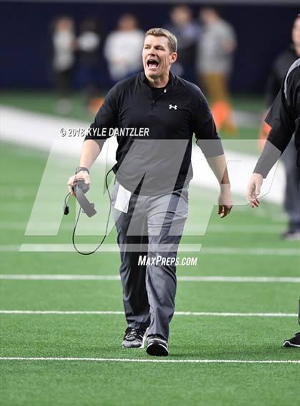 Thumbnail 2 in Iowa Park vs. Pleasant Grove (UIL 4A Division 2 Semifinal) photogallery.