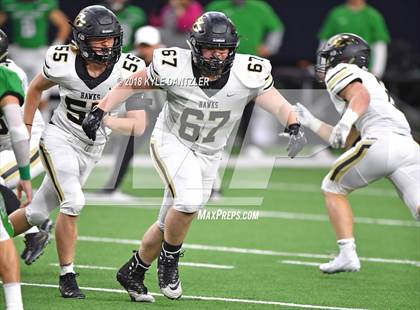 Thumbnail 3 in Iowa Park vs. Pleasant Grove (UIL 4A Division 2 Semifinal) photogallery.