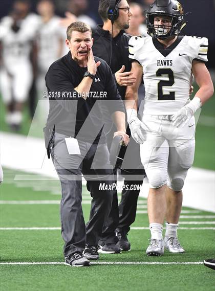 Thumbnail 3 in Iowa Park vs. Pleasant Grove (UIL 4A Division 2 Semifinal) photogallery.