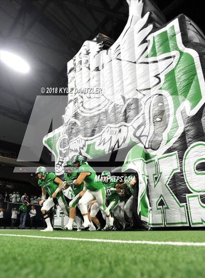 Thumbnail 1 in Iowa Park vs. Pleasant Grove (UIL 4A Division 2 Semifinal) photogallery.