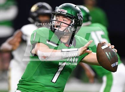 Thumbnail 2 in Iowa Park vs. Pleasant Grove (UIL 4A Division 2 Semifinal) photogallery.