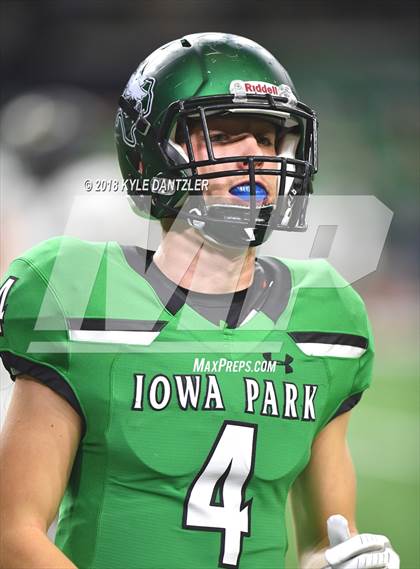 Thumbnail 2 in Iowa Park vs. Pleasant Grove (UIL 4A Division 2 Semifinal) photogallery.