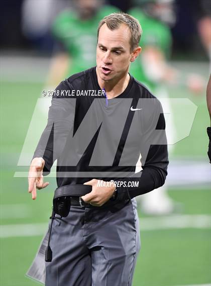 Thumbnail 2 in Iowa Park vs. Pleasant Grove (UIL 4A Division 2 Semifinal) photogallery.