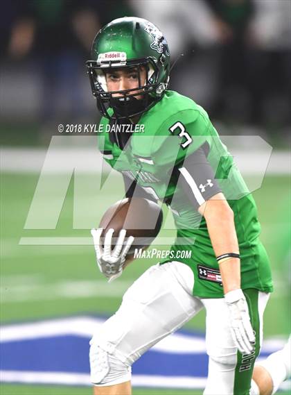 Thumbnail 2 in Iowa Park vs. Pleasant Grove (UIL 4A Division 2 Semifinal) photogallery.
