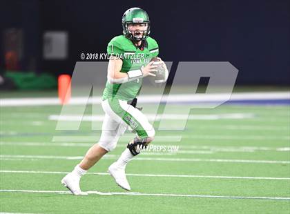 Thumbnail 2 in Iowa Park vs. Pleasant Grove (UIL 4A Division 2 Semifinal) photogallery.