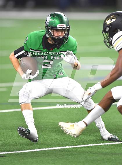 Thumbnail 2 in Iowa Park vs. Pleasant Grove (UIL 4A Division 2 Semifinal) photogallery.