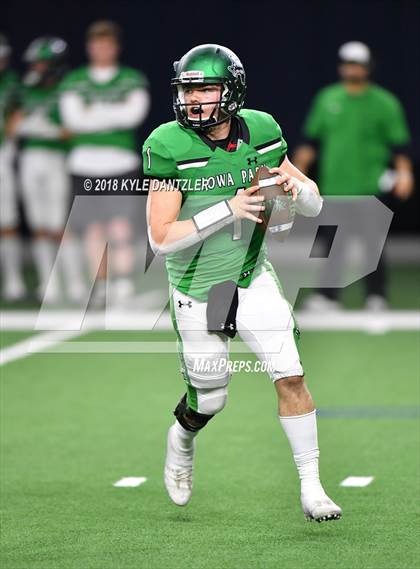 Thumbnail 3 in Iowa Park vs. Pleasant Grove (UIL 4A Division 2 Semifinal) photogallery.