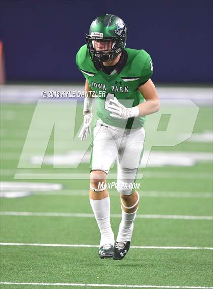 Thumbnail 1 in Iowa Park vs. Pleasant Grove (UIL 4A Division 2 Semifinal) photogallery.