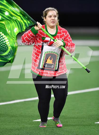 Thumbnail 3 in Iowa Park vs. Pleasant Grove (UIL 4A Division 2 Semifinal) photogallery.