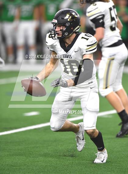 Thumbnail 1 in Iowa Park vs. Pleasant Grove (UIL 4A Division 2 Semifinal) photogallery.