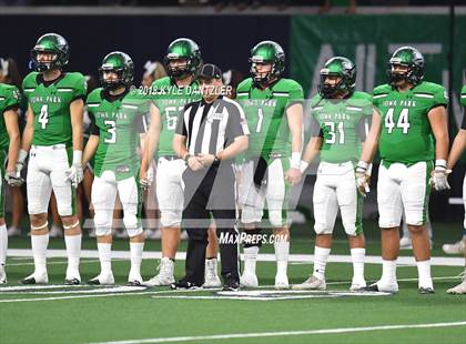 Thumbnail 3 in Iowa Park vs. Pleasant Grove (UIL 4A Division 2 Semifinal) photogallery.