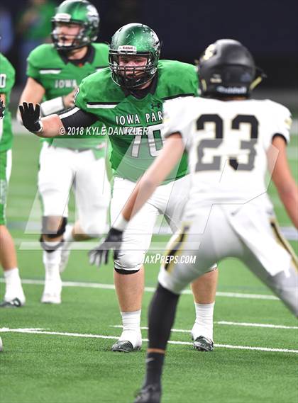 Thumbnail 2 in Iowa Park vs. Pleasant Grove (UIL 4A Division 2 Semifinal) photogallery.