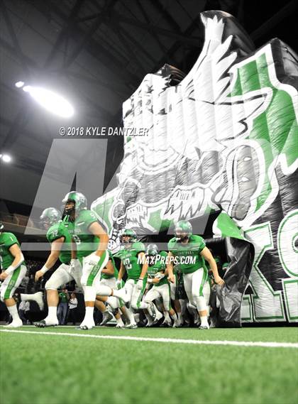 Thumbnail 2 in Iowa Park vs. Pleasant Grove (UIL 4A Division 2 Semifinal) photogallery.