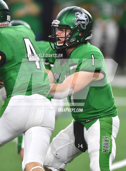 Thumbnail 3 in Iowa Park vs. Pleasant Grove (UIL 4A Division 2 Semifinal) photogallery.
