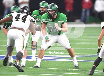 Thumbnail 1 in Iowa Park vs. Pleasant Grove (UIL 4A Division 2 Semifinal) photogallery.