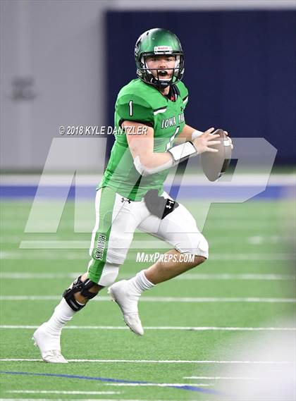Thumbnail 1 in Iowa Park vs. Pleasant Grove (UIL 4A Division 2 Semifinal) photogallery.