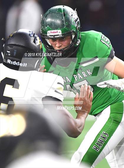 Thumbnail 3 in Iowa Park vs. Pleasant Grove (UIL 4A Division 2 Semifinal) photogallery.