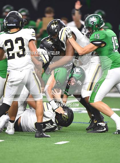 Thumbnail 2 in Iowa Park vs. Pleasant Grove (UIL 4A Division 2 Semifinal) photogallery.
