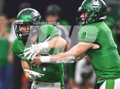 Thumbnail 2 in Iowa Park vs. Pleasant Grove (UIL 4A Division 2 Semifinal) photogallery.