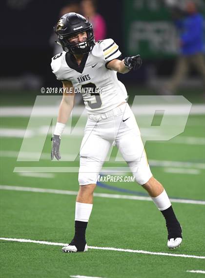 Thumbnail 1 in Iowa Park vs. Pleasant Grove (UIL 4A Division 2 Semifinal) photogallery.