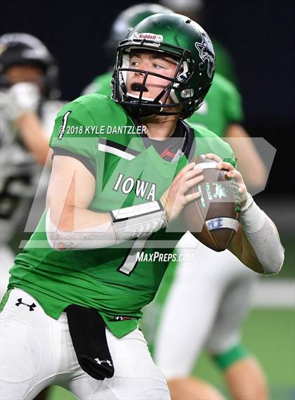 Thumbnail 1 in Iowa Park vs. Pleasant Grove (UIL 4A Division 2 Semifinal) photogallery.
