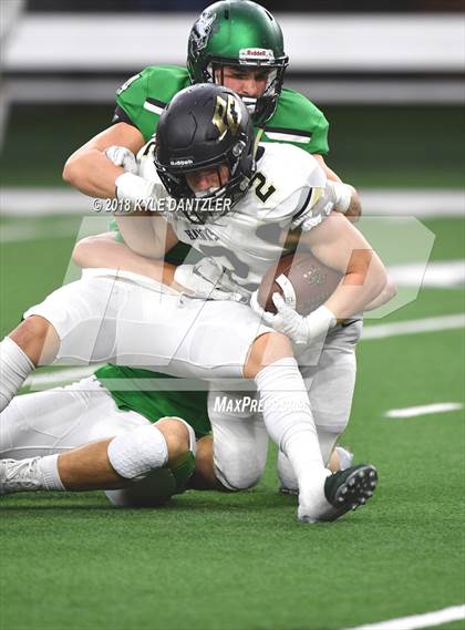 Thumbnail 2 in Iowa Park vs. Pleasant Grove (UIL 4A Division 2 Semifinal) photogallery.