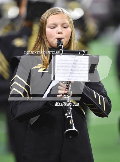 Thumbnail 3 in Iowa Park vs. Pleasant Grove (UIL 4A Division 2 Semifinal) photogallery.