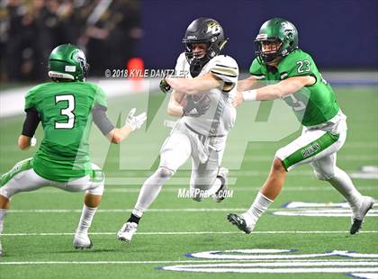 Thumbnail 3 in Iowa Park vs. Pleasant Grove (UIL 4A Division 2 Semifinal) photogallery.