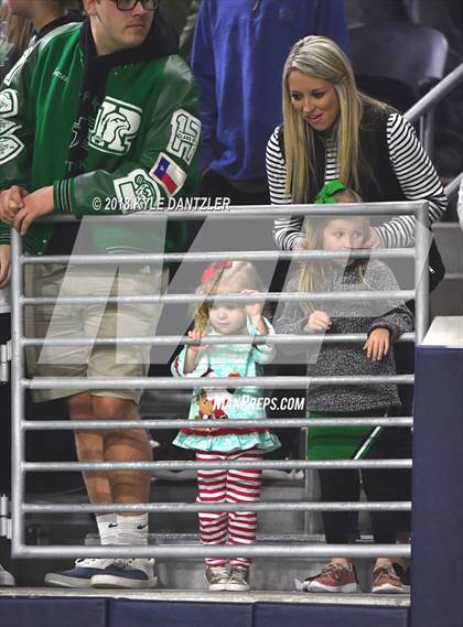 Thumbnail 2 in Iowa Park vs. Pleasant Grove (UIL 4A Division 2 Semifinal) photogallery.