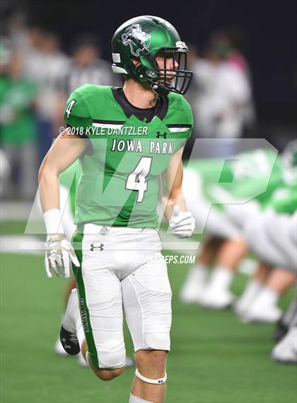 Thumbnail 1 in Iowa Park vs. Pleasant Grove (UIL 4A Division 2 Semifinal) photogallery.